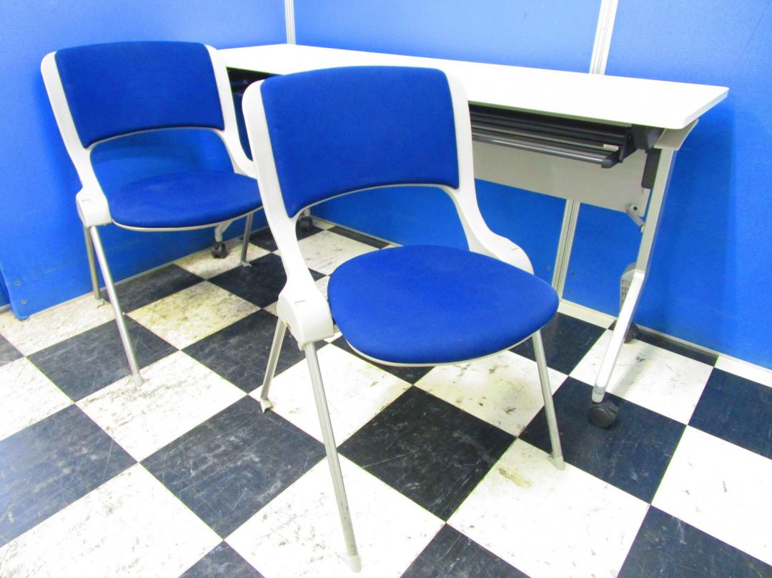 【快適なミーティングをするならこれ！】￥20.000→18.000コクヨ製 スタックテーブル ウチダ製 スタックチェア 会議用 ホワイト ブルー 【セット販売の為お安く】
                        リーフライン
                                    中古
            