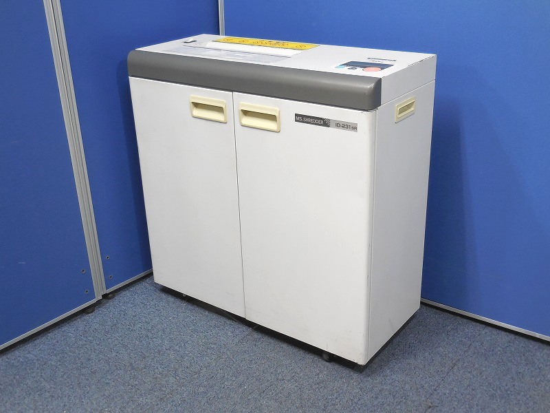 【定価30万円以上の高級品！】　スリムでパワフル！　一度に最大22枚も裁断可能なタイプです！
                        その他シリーズ
                                    中古
            