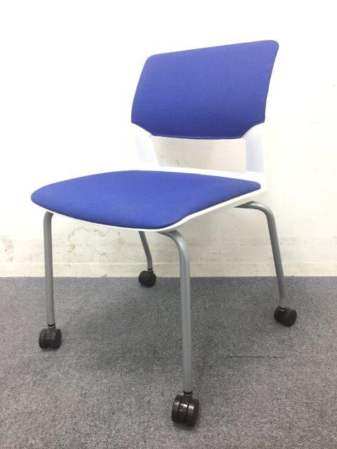 【3脚入荷】オフィスに映えるブルー色｜コクヨ製スタッキングチェア｜移動もらくらくキャスター付き
                        160シリーズ
                                    中古
            