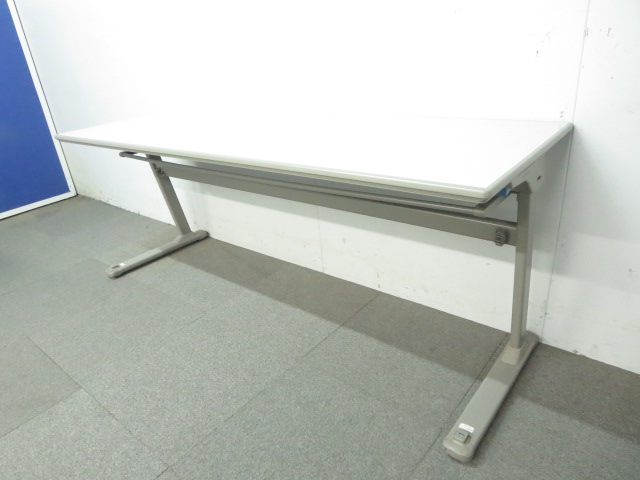 【在庫入替に伴いお買い得！】■オカムラ　フォールディングテーブル（W1800×D600mm）
                        その他シリーズ
                                    中古
            