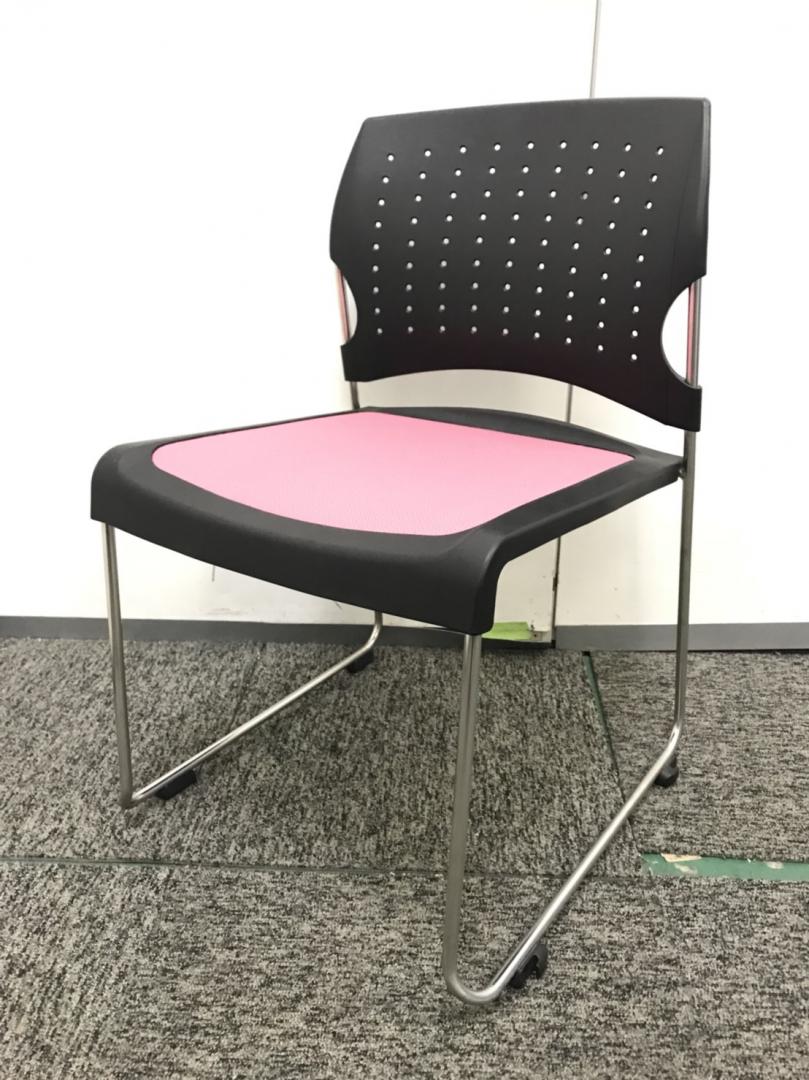 残り2脚の為特価【コクヨ製】明るいピンク色　プレド　スタッキングチェア！
                        プレド
                                    中古
            