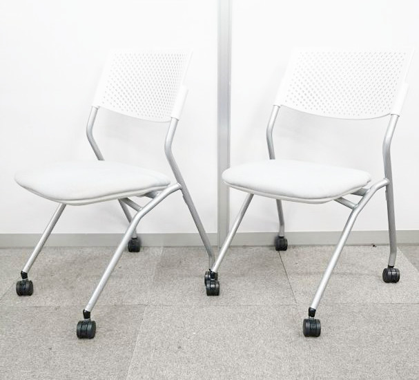 【5％OFF】4大メーカー内田洋行のネスティングチェア【2脚セット】
                        FM-265シリーズ
                                    中古
            