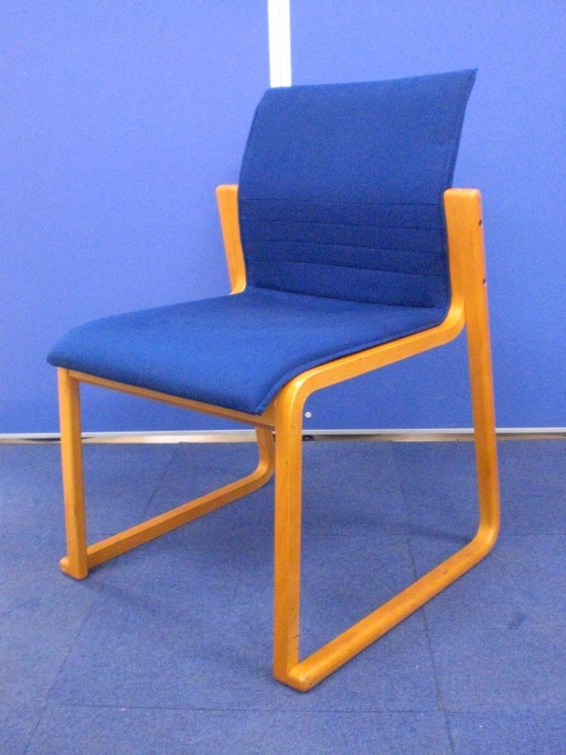 [2脚入荷!!]コクヨ(KOKUYO) ダイニングチェア■施設などにおすすめな木製チェアが入荷!!専門業者クリーニング実施品となります!!
                        その他シリーズ
                                    中古
            