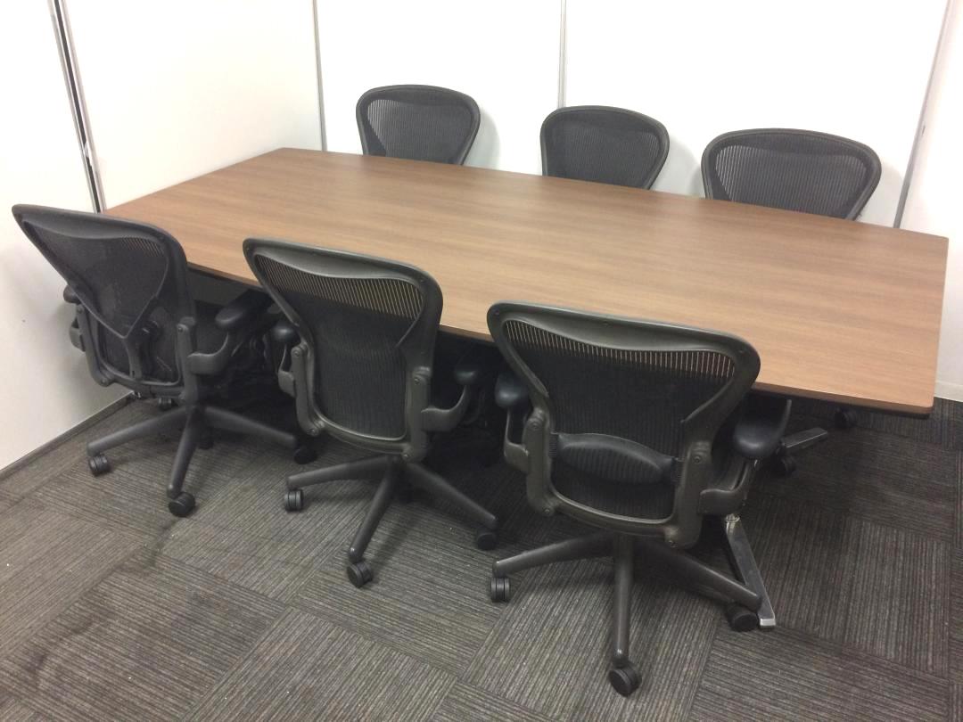 【通常\428,000→\385,000とお買い得！】【ミーティングテーブル＋アーロンチェア6脚セット】来客スペースや役員様用打ち合わせスペースにオススメ!
                        その他シリーズ
                                    中古
            