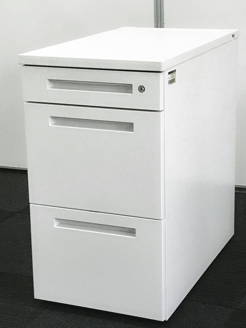 【高さ720mm】明るいホワイトの脇机入荷しました！ 【Ａ4サイズ2段分収納可能！】イトーキ製ＣＺＲ
                        CZR
                                    中古
            