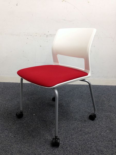 【気分上々↑↑明るい赤色の会議用イス｜6脚入荷｜状態も良好！】キャスター付き｜スタッキング可
                        その他シリーズ
                                    中古
            