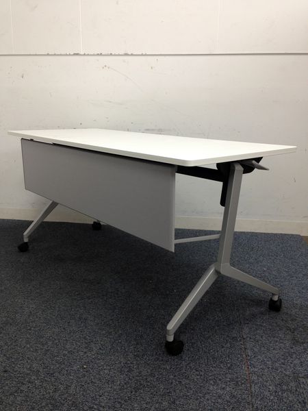 【操作性・収納効率に優れたテーブル】【4台入荷】ホワイト天板｜コクヨ製【在庫一掃セール】
                        リーフライン
                                    中古
            