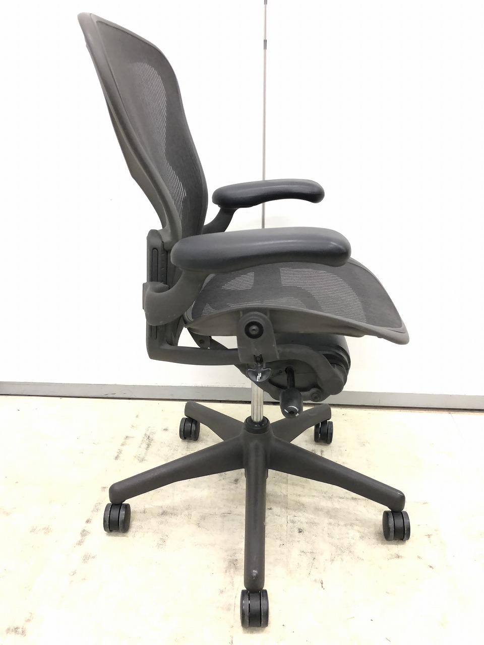 中古】アーロンチェア Herman Miller/ハーマンミラー 肘付ハイバック