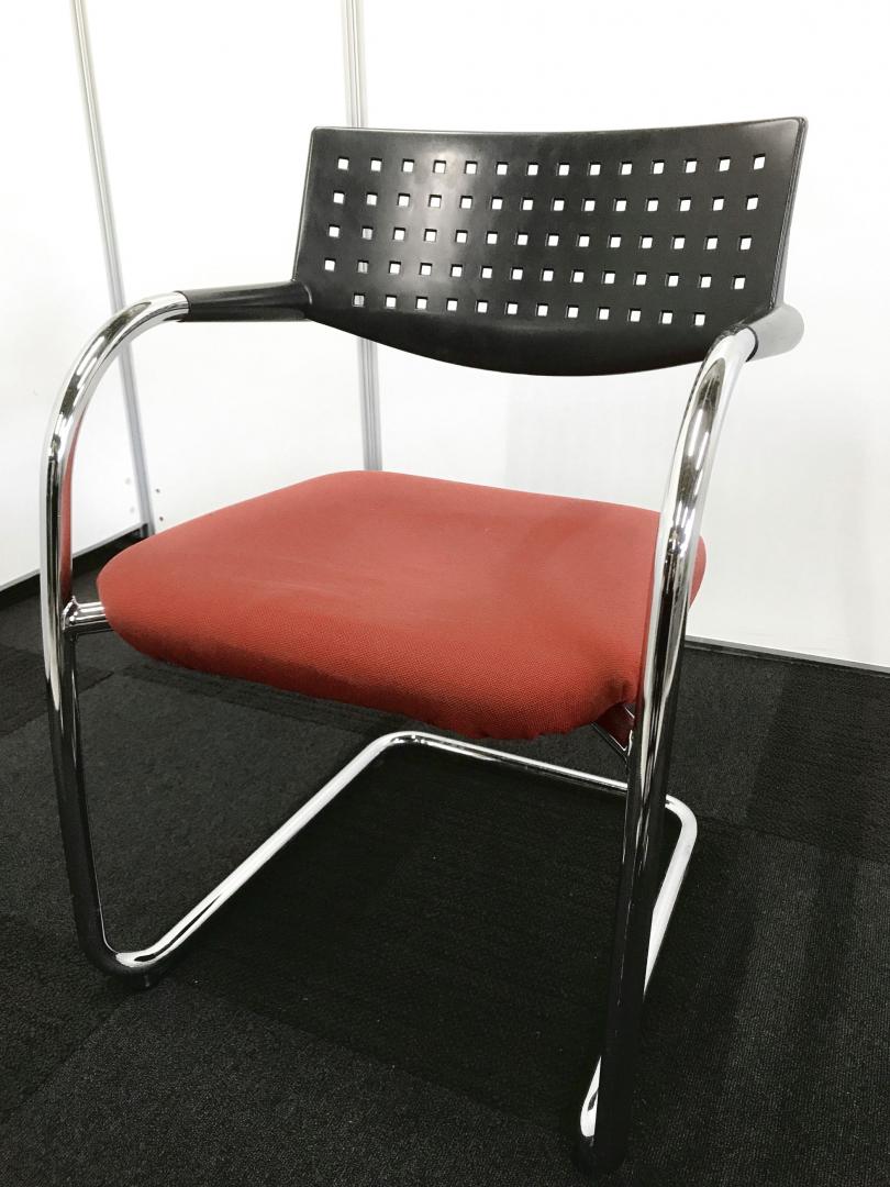 【重ねて収納◎】VISAVISチェア｜vitra製（ヴィトラ） 【おしゃれメーカー品です。】
                        visavis
                                    中古
            