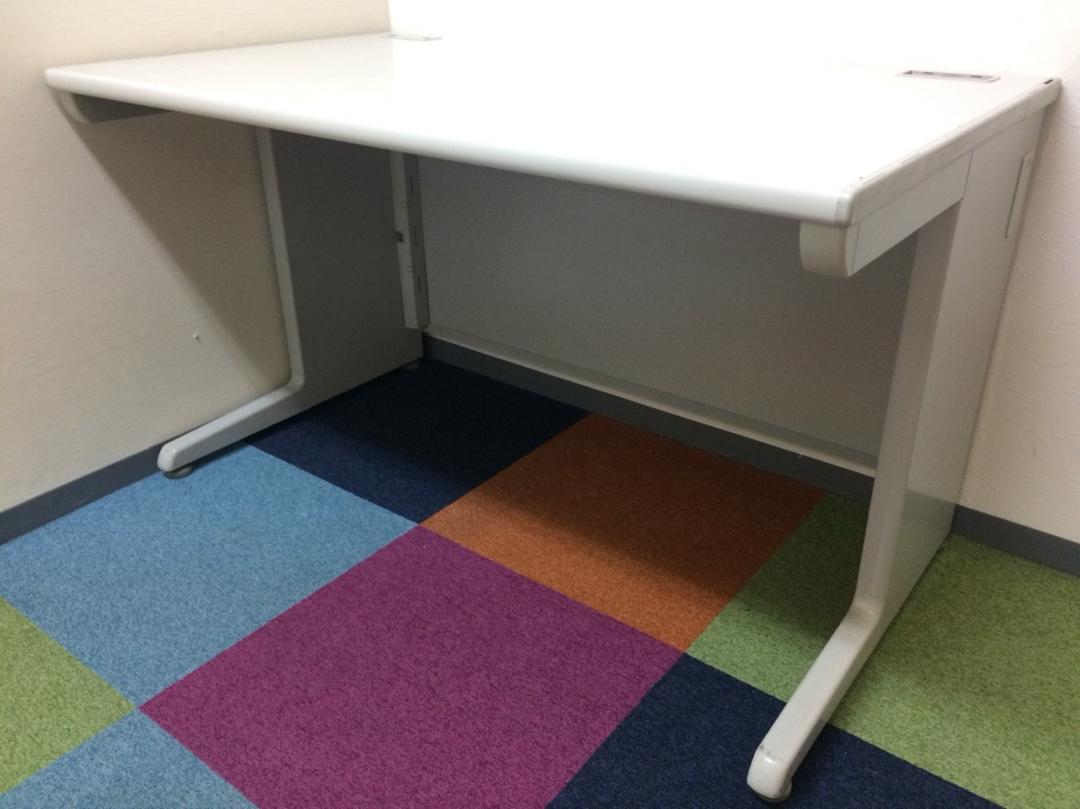 ☆商品入れ替えの為お安く☆【引き出し無しタイプ】フリアド用ワゴンにも対応！■肘の大きい高級チェアを入れることも可能■【RP】
                        SDデスクシステム 
                                    中古
            