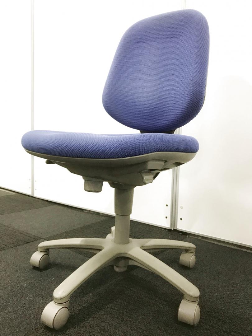 【残り1脚の為、オツトメ品！】【ハイバックタイプ】SXチェア｜肘無｜ブルー【コスパ重視の方にオススメです!!】

                        SX
                                    中古
            