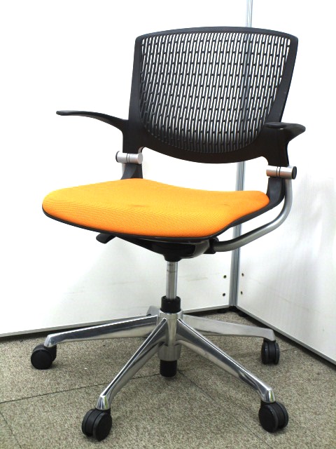 【使用３年、新しい！】元気が出る色で明るい職場を！■スムーズな商談にも■事務用でもＯＫ！
                        グラータ
                                    中古
            