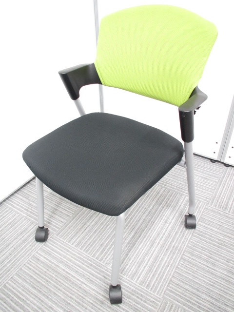 【ライトグリーンで明るい空間を作り出します!!】休憩スペースやミーティングルームに最適!!　コクヨ製　プロッティ
                        プロッティ
                                    中古
            