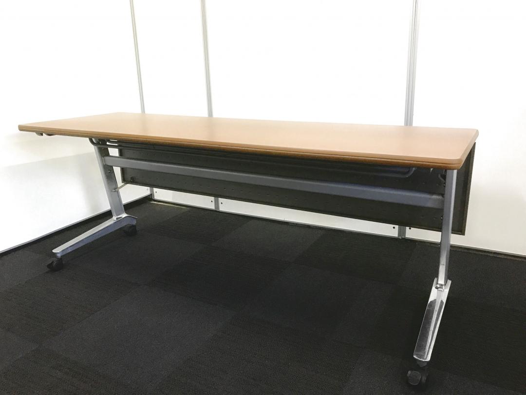 【残り1点の為、特価品！】【2～3名様利用がおすすめ】落ち着いた木目色天板の折り畳んで収納◎ 内田製のサイドスタックテーブル入荷しました！
                        その他シリーズ
                                    中古
            