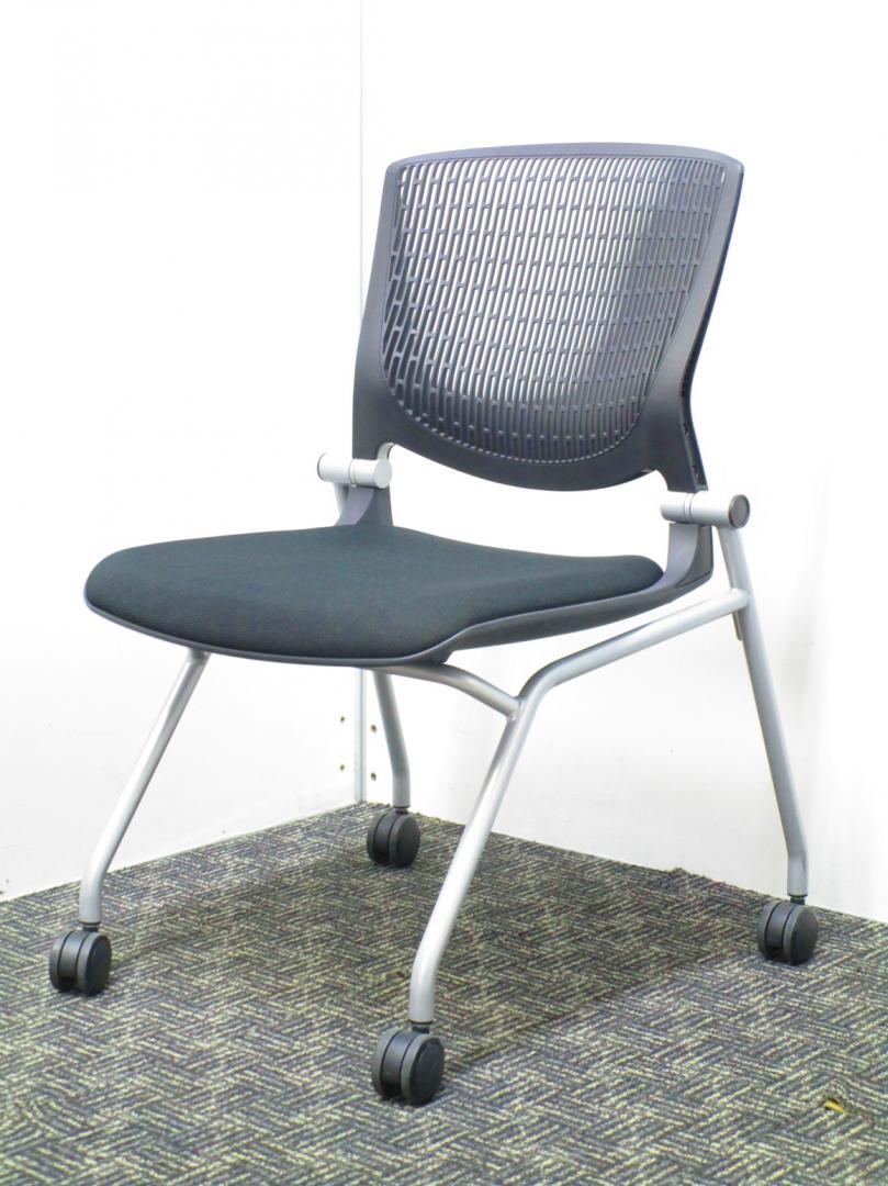 【おつとめ品￥8,000→4,500】キャスターが割れている為、お安く！オカムラ製ネスティングチェア【グラータ】！人気のブラック！【中古オフィス家具】【さいたま】
                        グラータ
                                    中古
            