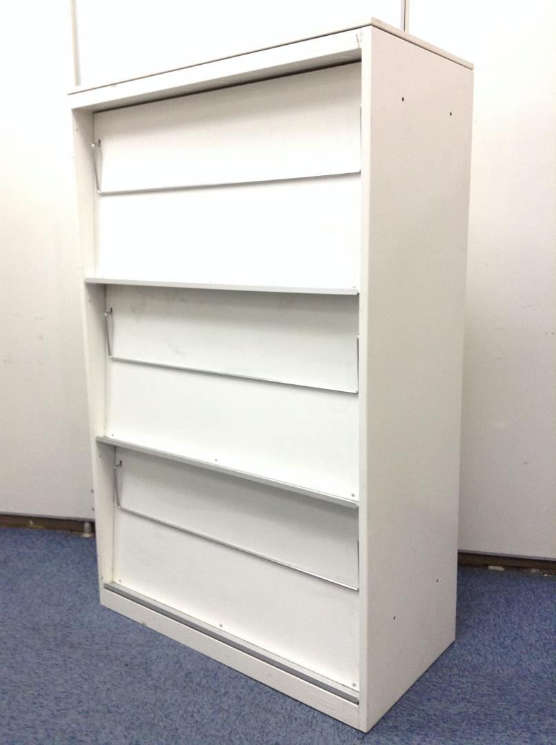 【定価10万越え】人気のホワイト色　カタログ・雑誌のディスプレイに
                        その他シリーズ
                                    中古
            