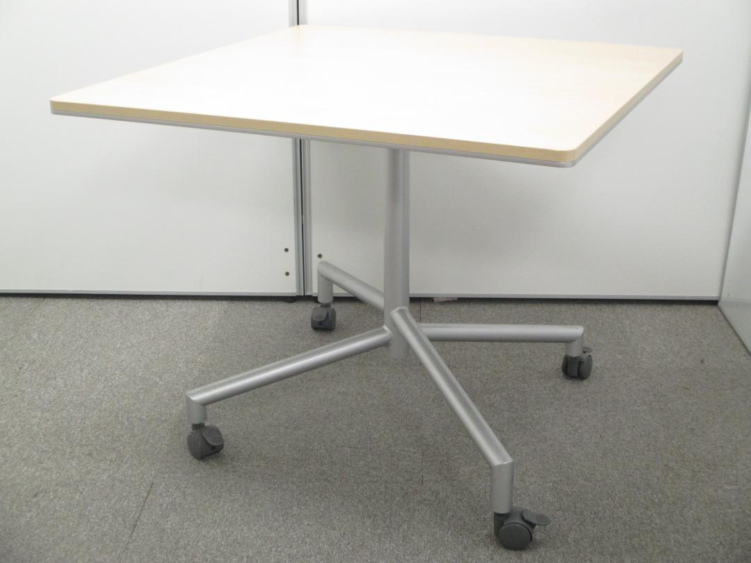 【リフレッシュルームへの導入がおすすめ！】内田洋行製サイドスタックテーブルの入荷！■別名フラップテーブル■１台限定！【中央区】【日本橋】【中古オフィス家具】
                        ヴァリウス
                                    中古
            