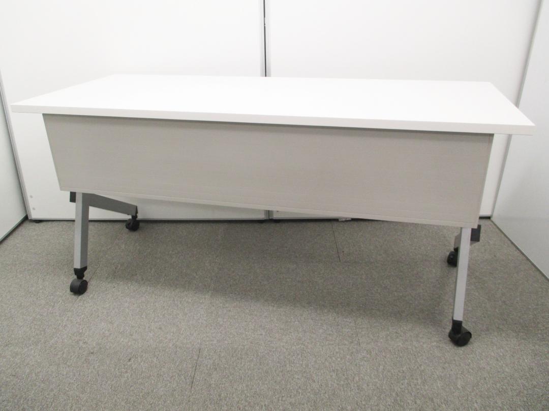 【残り1台のためお安く！】内田洋行製のホワイトテーブル！■使わない時には畳んで収納可能！キャスター付きで移動も楽々！
                        プラッテ
                                    中古
            