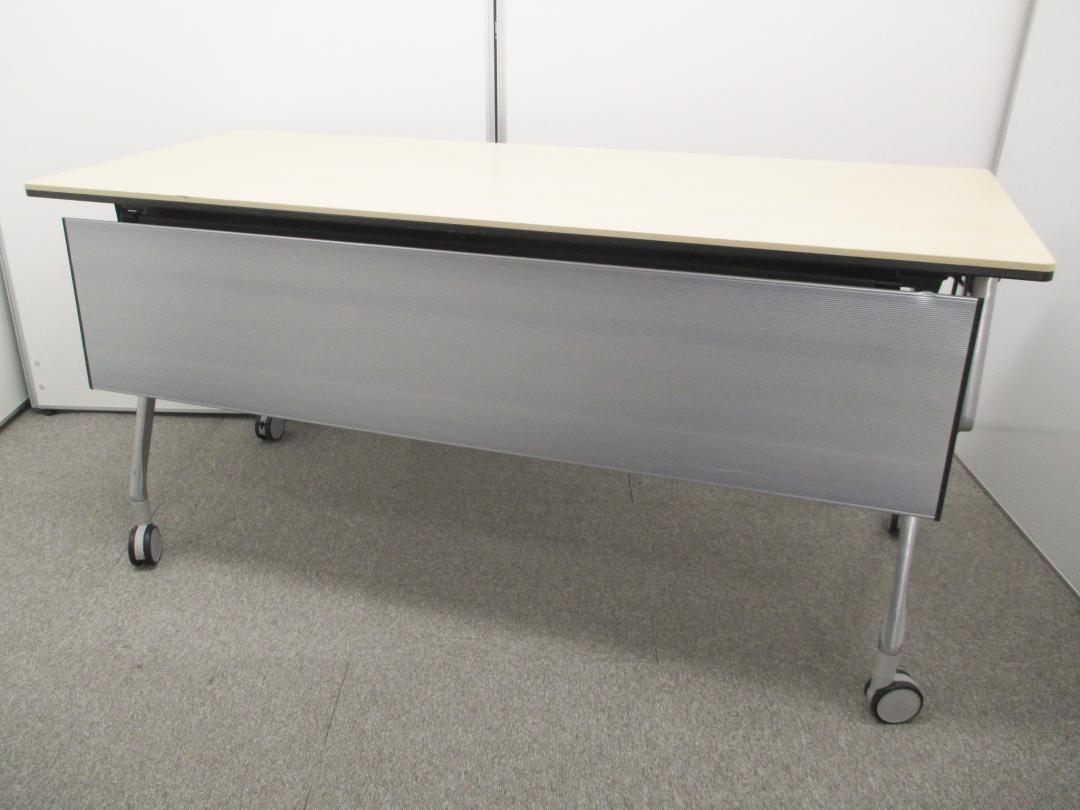 【今はやり！木目天板！】使わないときは天板がたためます！オカムラ製サイドスタックテーブルの入荷！■シルバー脚がお洒落
                        インターアクト MT
                                    中古
            