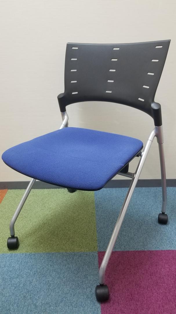 【キャスター脚のミーティングチェア】平行スタックして収納可能!!　イトーキ製　マノス【RP】
                        マノス
                                    中古
            