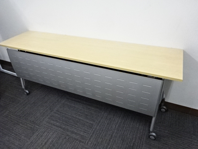 【人気のナチュラル天板！】イトーキ製コンパクトなスタックテーブル！！
                        リリッシュ
                                    中古
            