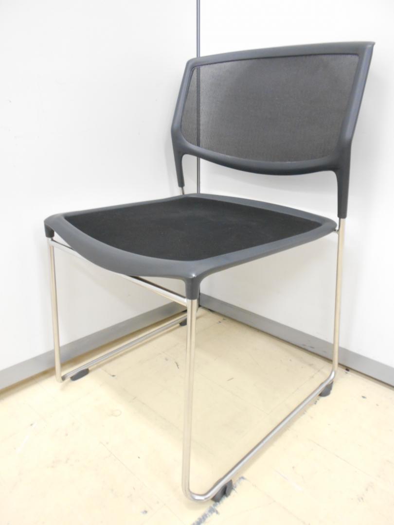 【背もたれメッシュ！】デザイン性抜群イトーキ製スタッキングチェア！！
                        その他シリーズ
                                    中古
            