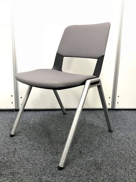 【在庫豊富です】コクヨ製スタッキングチェア【フリップチェア】
                        フリップ
                                    中古
            