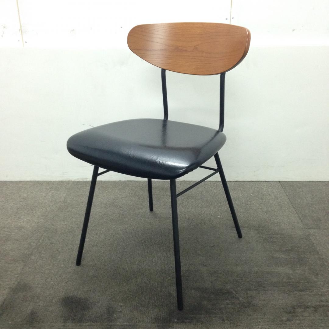 【24脚ロット入荷】カフェ空間に相性の良いミーティングチェアが入荷！
                        パブリック
                                    中古
            