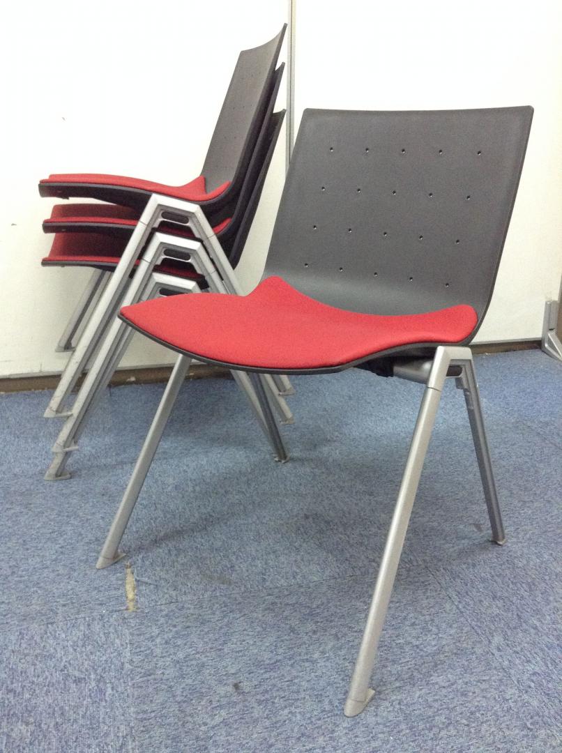 【4脚セット価格】雰囲気づくりに持って来い　カッコいいですよ！
                        その他シリーズ
                                    中古
            