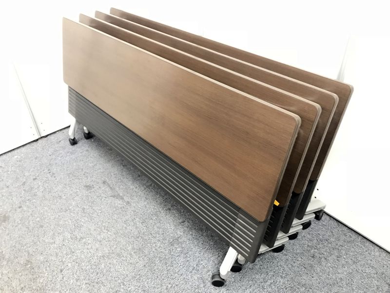 【セット】【4台セット】コクヨ製　3人掛けサイドスタックテーブル　カラー：ブラウン　高級感あふれるカラーです。
                        その他シリーズ
                                    中古
            