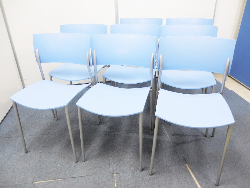 【セットで2000円お値引き！】清潔感溢れるブルーのスタッキングチェア！使わないときは重ねて収納可能！会議室や研修スペースにいかがでしょうか！
                        ch@ty
                                    中古
            
