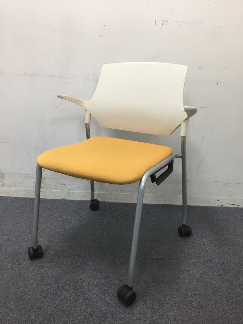 【6脚入荷】肘付き・キャスター付きで座り心地重視！｜イトーキ製｜ステンザ｜イエロー
                        ステンザ
                                    中古
            