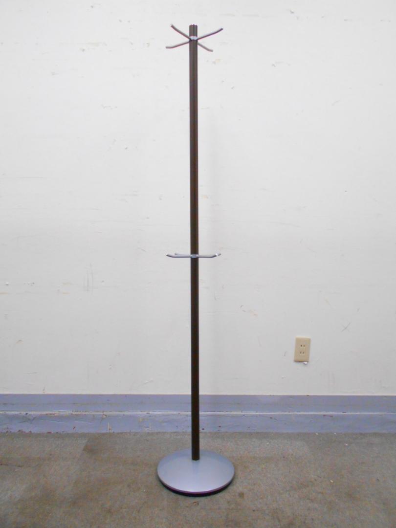 【KS】[状態良好]コートハンガー　濃い木目なので社長室にいかがでしょうか？[Ω]
                        その他
                                    中古
            