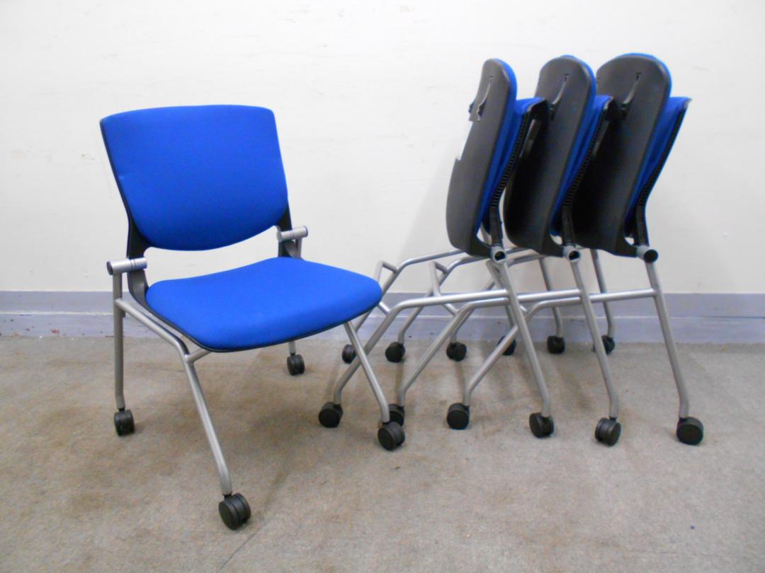 【KS】[お得な四脚セット]オカムラ　グラータ　クッションが厚いので長時間の会議におすすめ！
                        グラータ
                                    中古
            