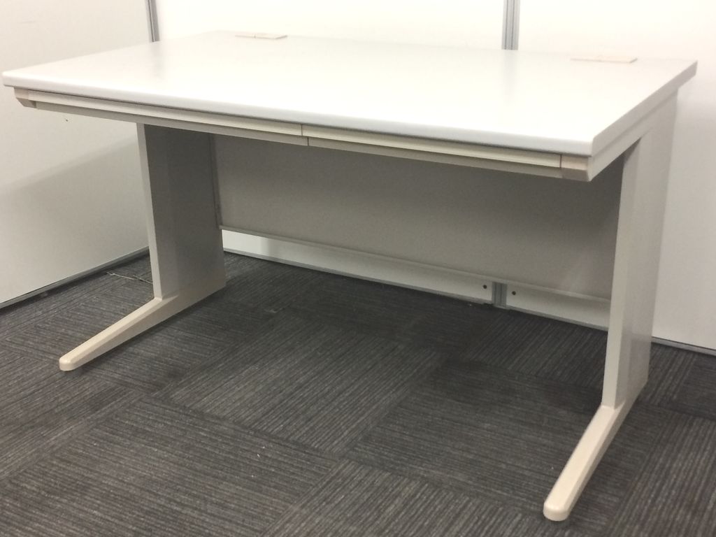 【10月・相模原店限定】【来店にて相模原店在庫ご購入で更に30%OFF！】【緊急値下げ！\12,000→\7,990】人気サイズの平机が入荷！幅1200！【ニューグレー】
                        その他シリーズ
                                    中古
            