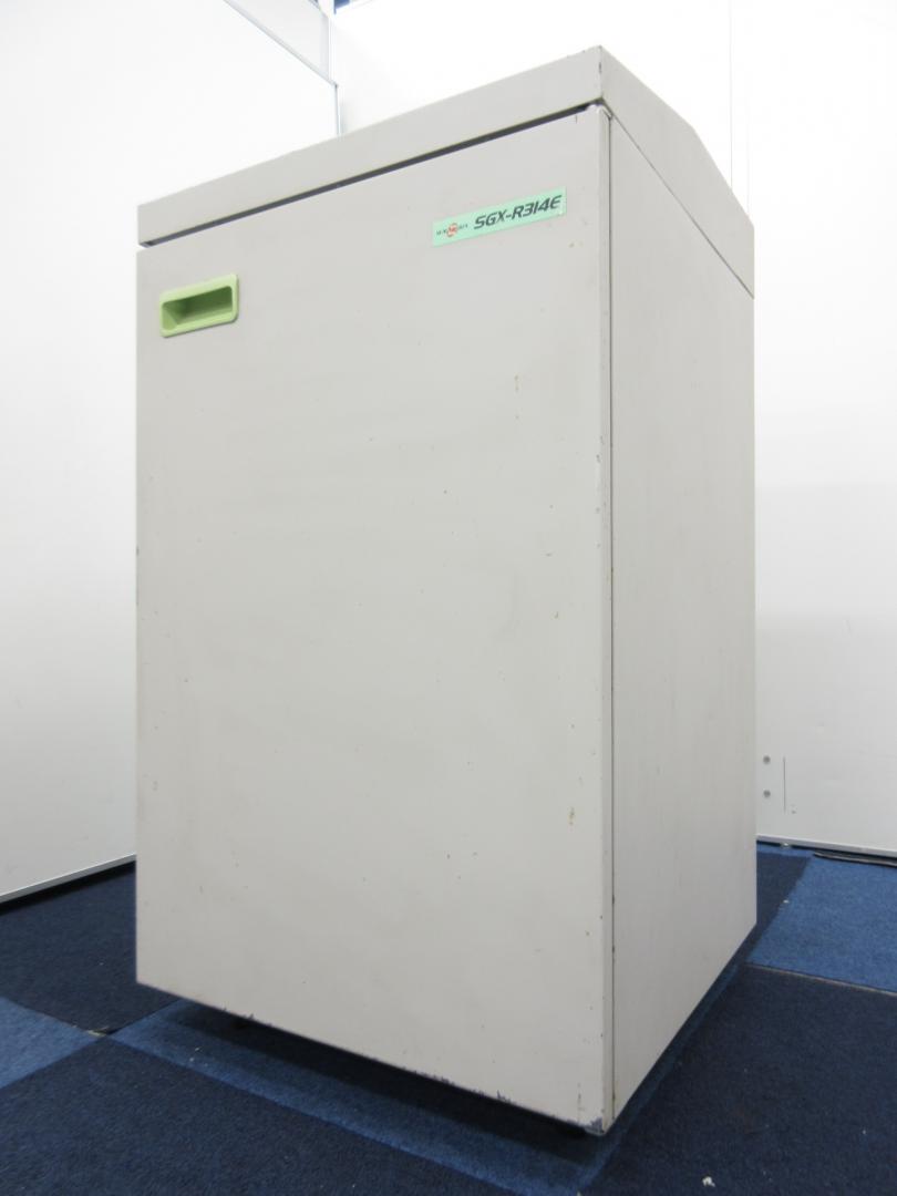 【キズありのため特価!!】オフィスシュレッダーの定番商品!!【クロスカット仕様!!】
                        SGX-P314E
                                    中古
            