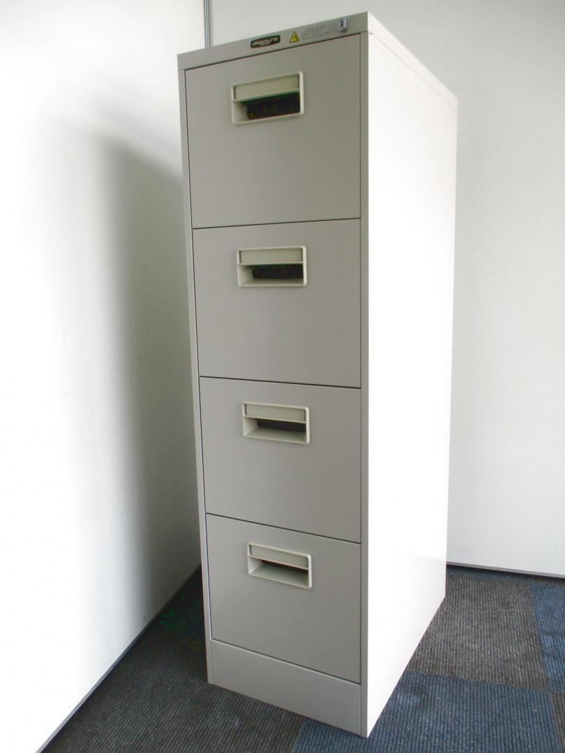 【引き出し内部に塗装剥がれあり】A4ファイルキャビネット！【中古希少品です！】
                        その他シリーズ
                                    中古
            