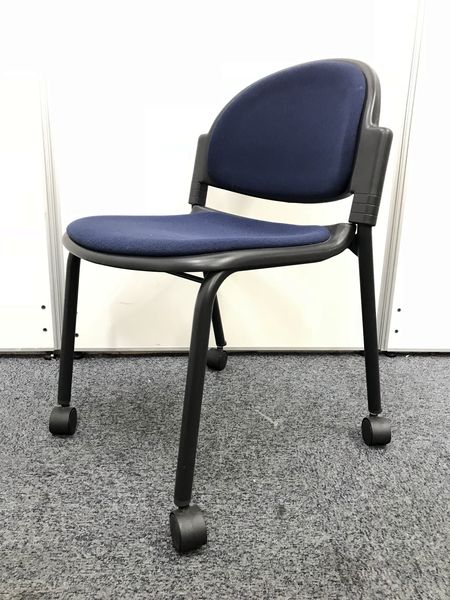 【まとめて入れ替えお手伝いします】スタッキングチェア　キャスター付き
                        その他シリーズ
                                    中古
            