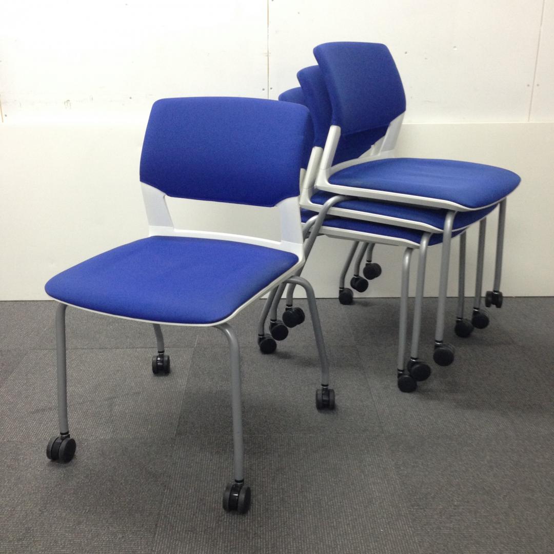 【4脚セット商品！】コクヨ製！ブルーでキャスター付き！人気のスタッキングチェア☆尼崎店淀川区北区
                        その他シリーズ
                                    中古
            