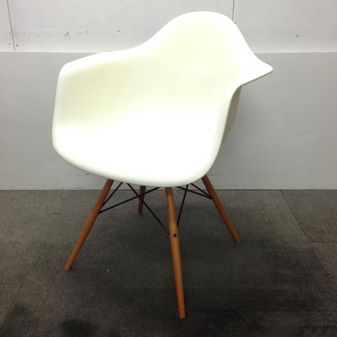 【10脚限定】お客様とのコラボ企画で実現したデザイナーズ家具独占入荷！尼崎店淀川区北区
                        シェルチェア
                                    中古
            