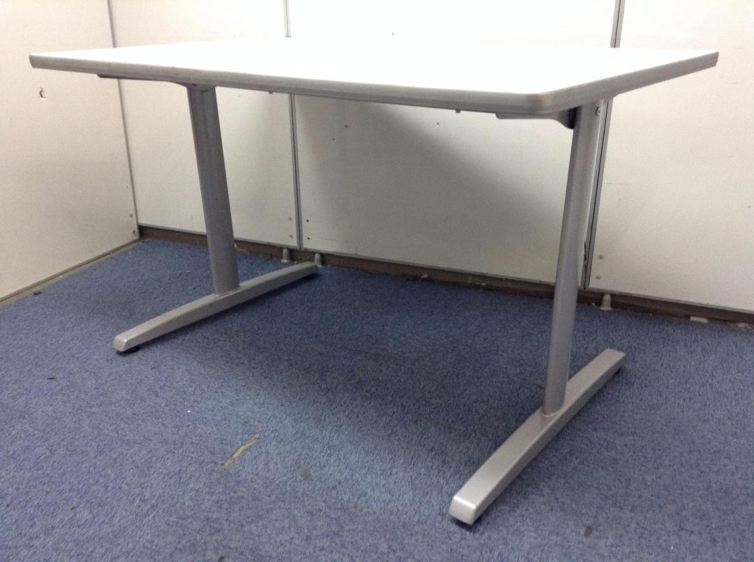 【天板ホワイト色】リフレッシュルーム・ミーティングルームにどうぞ
                        その他シリーズ
                                    中古
            