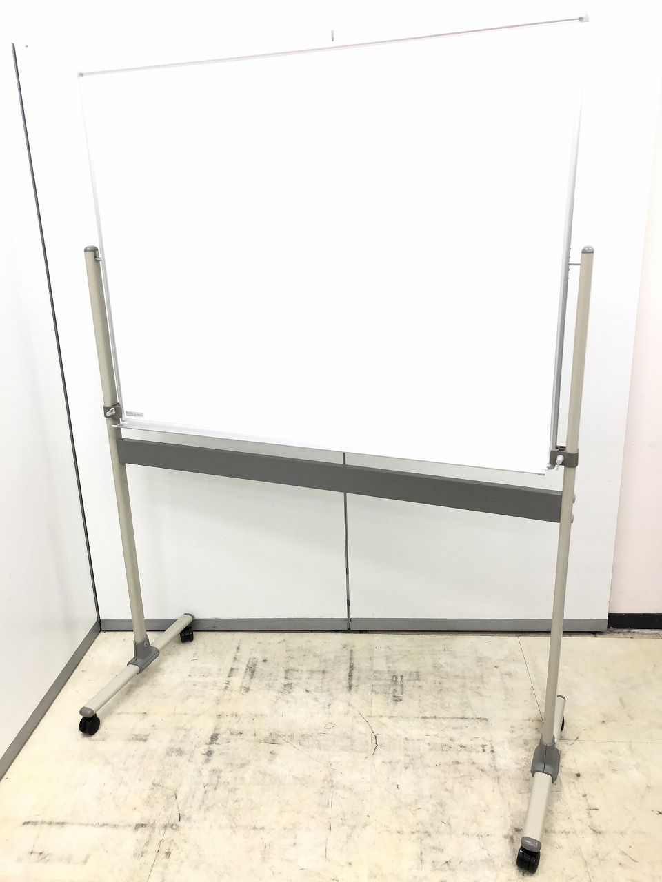 【新古品】【ホーロー製】のホワイトボードが特価です！！一度書いたら、忘れられません！！
                        　
                                    新古品
            