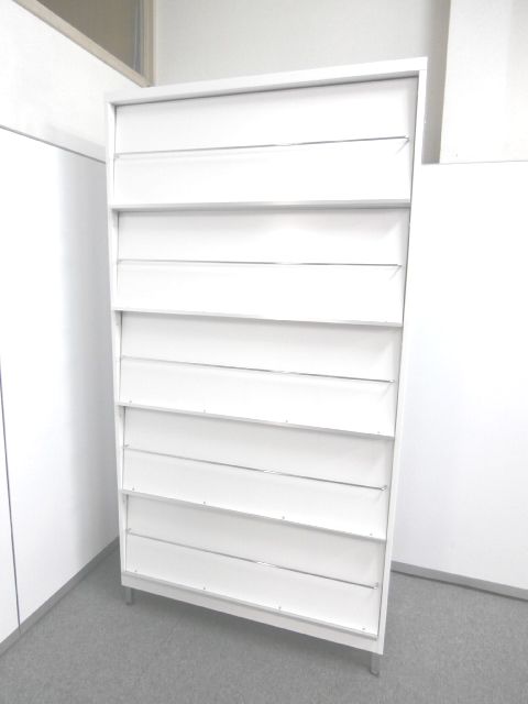 【ホワイトカラーの雑誌架５段】■オカムラ製　■雑誌架　■ホワイトカラー
                        その他シリーズ
                                    中古
            