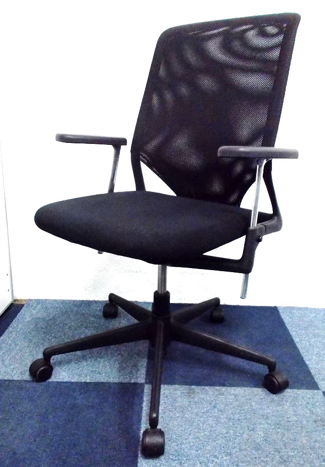 【いかすオフィスに！】これがあれば仕事はかどる■人気ブラック■すわり心地にファン急増！
                        メダⅡ
                                    中古
            