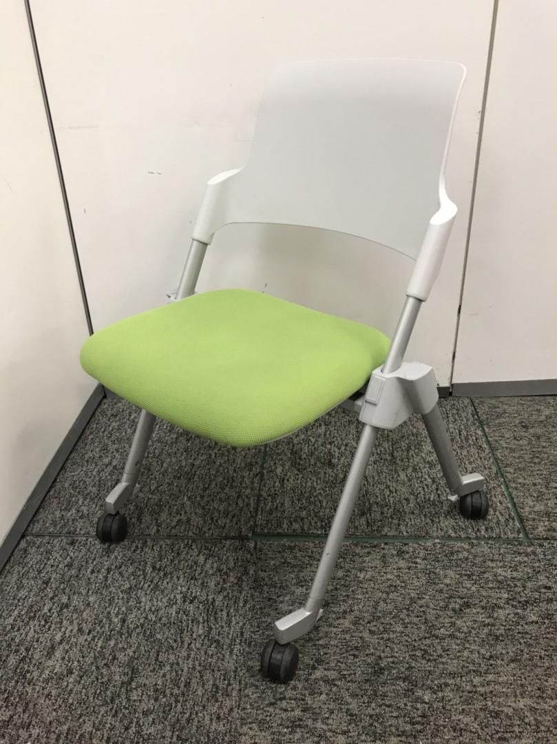 2脚揃いの商品です！休憩室におすすめの商品です！
                        アンフィ
                                    中古
            