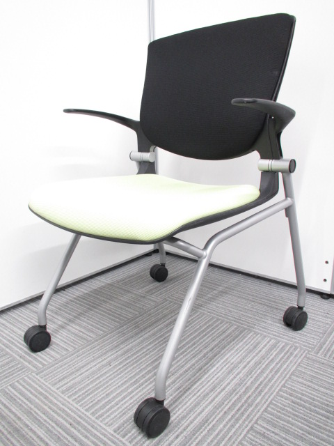 [在庫一掃セール品]【かなりオシャレなミーティングチェア】岡村製作所(オカムラ)製 グラータ ブラック グリーン コンパクト ネスティング　スタッキング 肘付き
                        グラータ
                                    中古
            