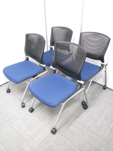 [専門業者によりクリーニング済み]【お得な4脚セット】 岡村製作所(オカムラ)製 グラータ ブラック ブルー コンパクト　※背もたれ割れ有りの為。 
                        グラータ
                                    中古
            