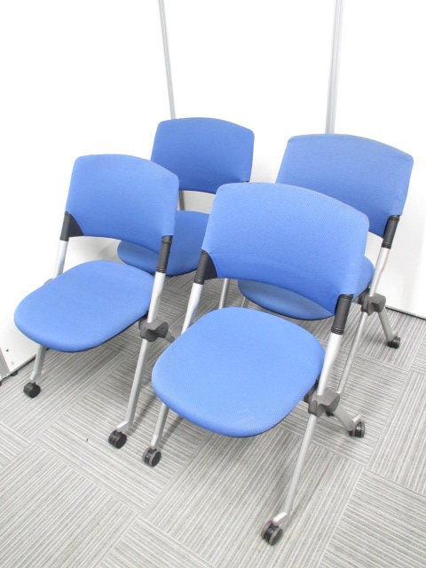 【4脚セット】会議室の打ち合わせチェアに！使用をしないときは水平に重ねて省スペース化！イタリアのデザイナー監修の座り心地抜群なネスティングチェア！！【中古オフィス家具】
                        リータ
                                    中古
            
