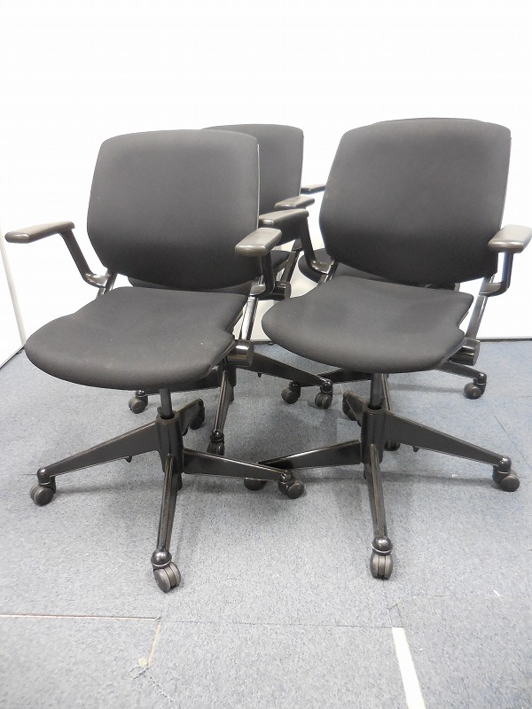 【10％OFF！！】簡単に片づけられる！スチールケース製のスタッキングチェア！
                        その他シリーズ
                                    中古
            