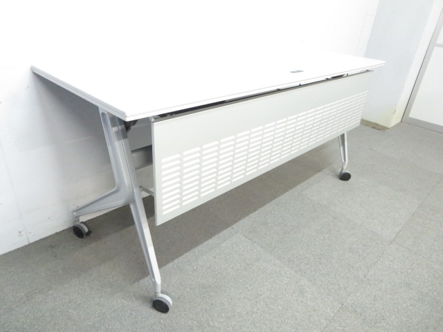 【シャープなデザイン！】■ワークスタックテーブル　幕板パネル付 ■W1500×D600mm【コンセント付】
                        その他シリーズ
                                    中古
            